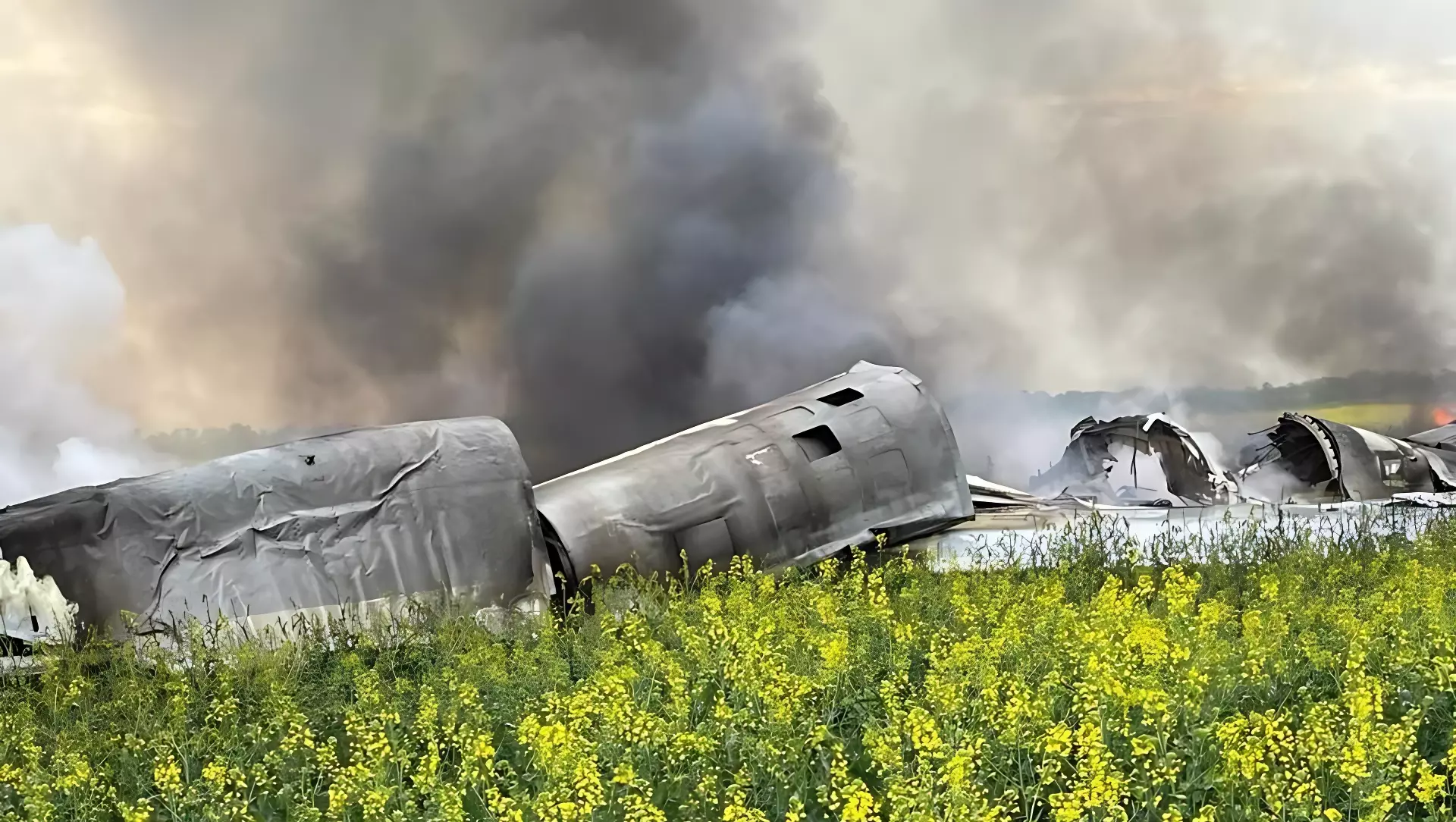 Отказ двигателя мог стать причиной падения военного самолета на Ставрополье